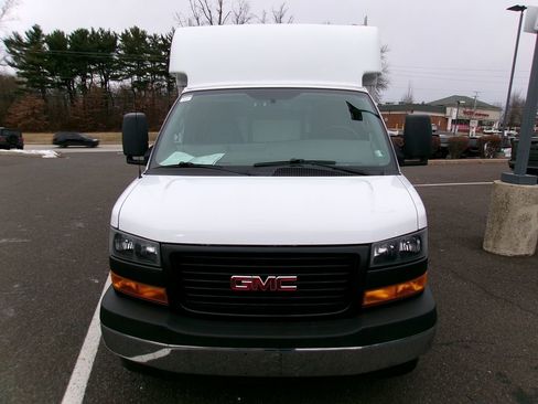 Used 2020 GMC Savana 3500 Work Van w/ Power Convenience Package image 5