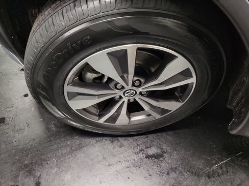 Used 2021 Nissan Murano SV AWD/4WD image 14