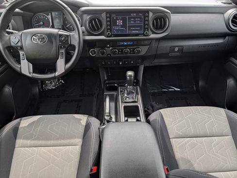 Used 2022 Toyota Tacoma TRD Sport w/ Technology Package AWD/4WD image 10