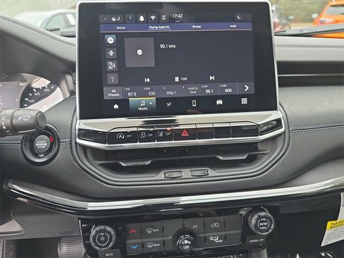 New 2026 Jeep Compass Latitude image 20