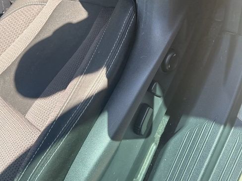 Used 2022 Subaru Outback Premium image 13