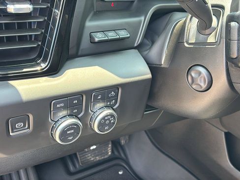 Certified 2024 GMC Sierra 1500 AT4 w/ Technology Package AWD/4WD image 28