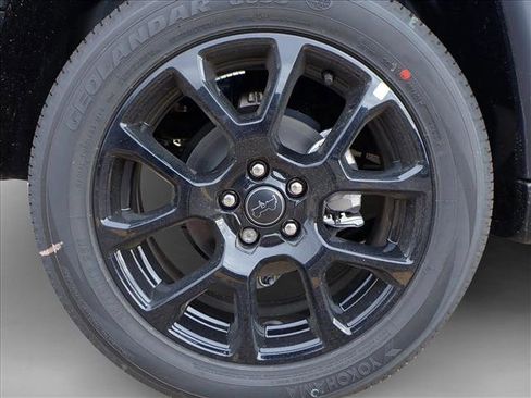 New 2026 Jeep Compass Latitude image 7