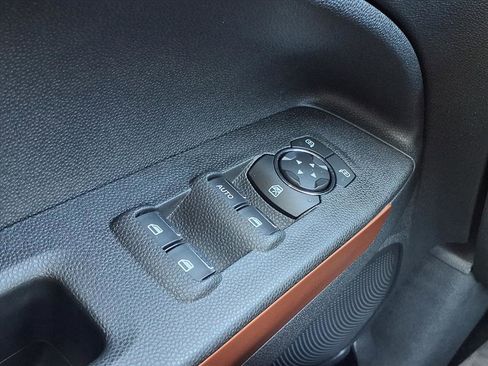 Used 2021 Ford EcoSport SE w/ SE Appearance Package image 18