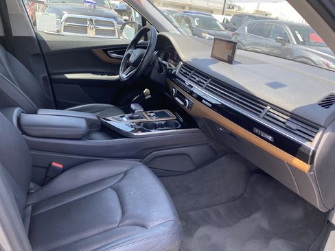 Used 2017 Audi Q7 3.0T Prestige w/ Prestige Package image 24