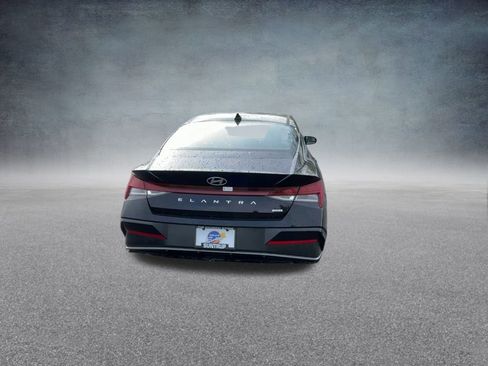 New 2025 Hyundai Elantra Limited image 20