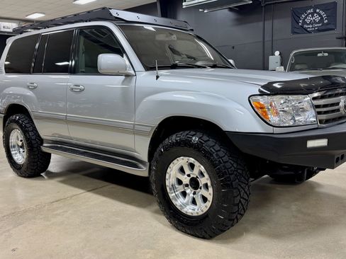Used 2006 Toyota Land Cruiser AWD/4WD image 1