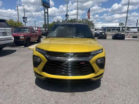 Used 2023 Chevrolet TrailBlazer RS w/ Convenience Package FWD image 2