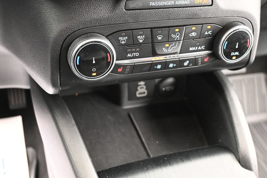 Used 2025 Ford Escape Active w/ Cold Weather Package AWD/4WD image 11