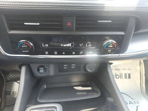 Certified 2024 Nissan Rogue SV AWD/4WD image 15