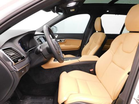 Used 2025 Volvo XC90 B6 Ultra w/ Protection Package Premier image 10