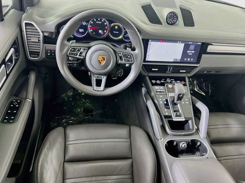 Used 2019 Porsche Cayenne Turbo AWD/4WD image 24