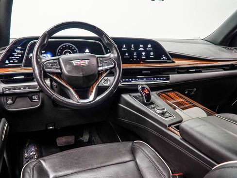 Used 2023 Cadillac Escalade Premium Luxury image 5