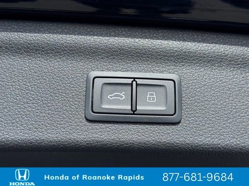 Used 2024 Audi Q3 2.0T Premium image 40