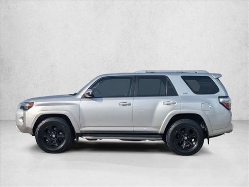 Used 2017 Toyota 4Runner SR5 image 8