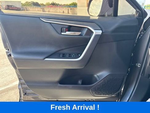 Used 2023 Toyota RAV4 XSE AWD/4WD image 12