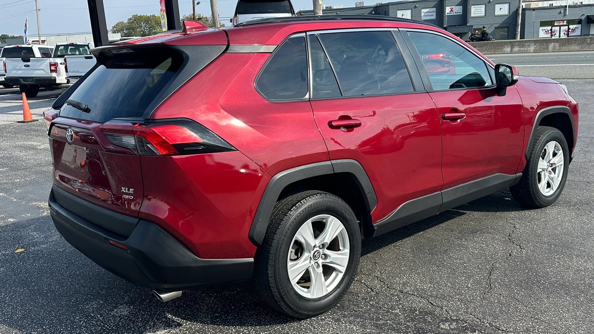 Used 2019 Toyota RAV4 XLE w/ All Weather Liner Package AWD/4WD image 5