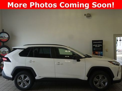 Used 2025 Toyota RAV4 LE AWD/4WD image 2