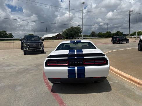 Used 2023 Dodge Challenger SXT RWD image 6