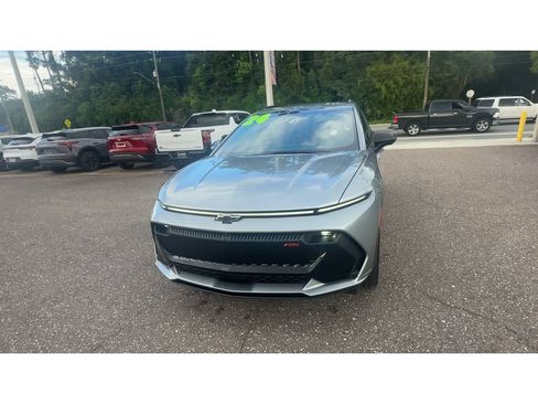Used 2024 Chevrolet Equinox EV RS FWD image 7