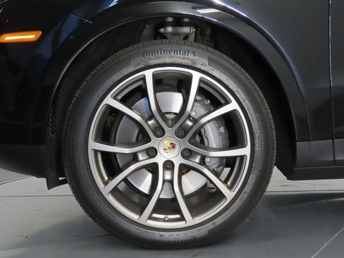 Certified 2023 Porsche Cayenne Coupe AWD/4WD image 11