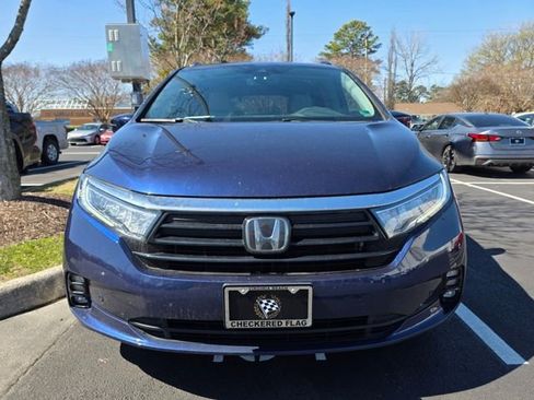 Used 2023 Honda Odyssey Touring image 2