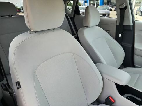 Used 2025 Hyundai Kona SEL AWD/4WD image 17
