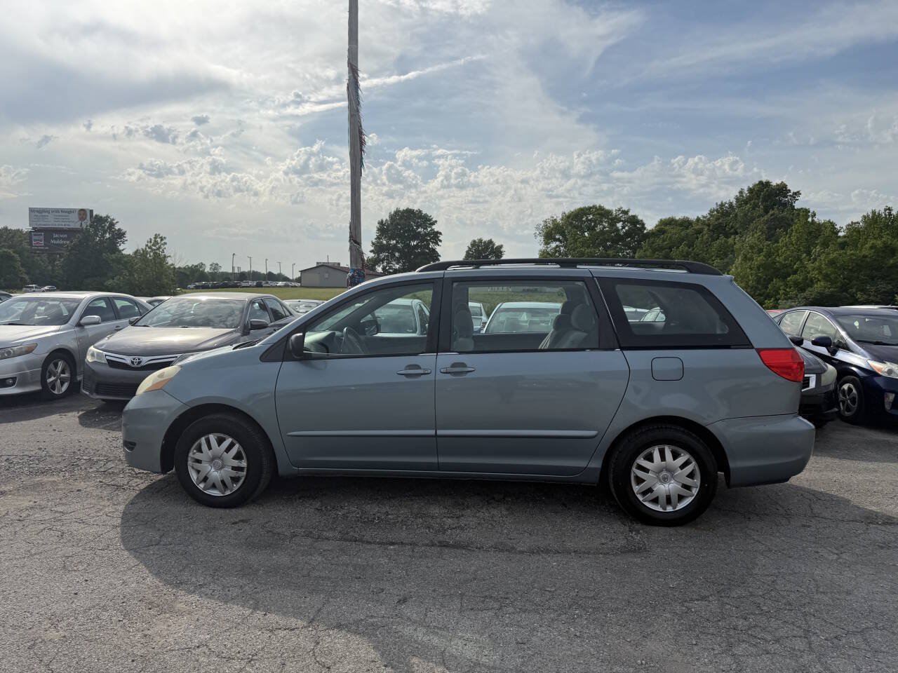 Used 2007 Toyota Sienna CE FWD image 3