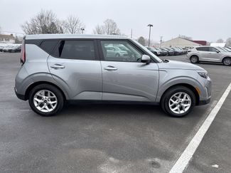 Certified 2025 Kia Soul LX w/ LX Technology Package video 2