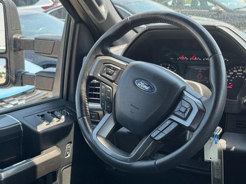 Used 2019 Ford F150 XLT w/ Equipment Group 302A Luxury AWD/4WD image 12