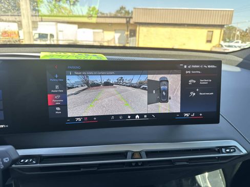 Certified 2025 BMW iX M60 image 26