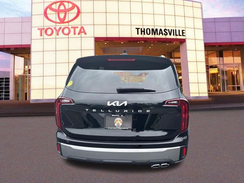 Used 2025 Kia Telluride S FWD image 6