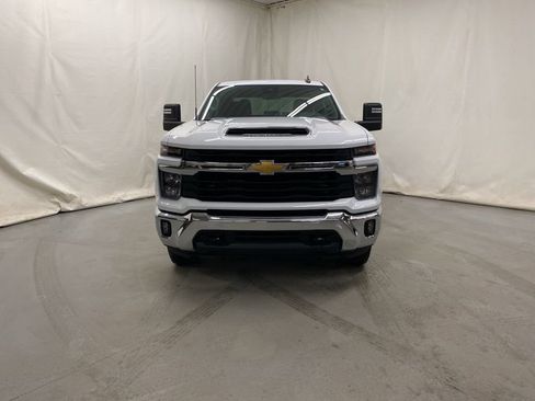 Used 2025 Chevrolet Silverado 2500 LT w/ Convenience Package AWD/4WD image 3