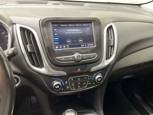 Used 2020 Chevrolet Equinox LT AWD/4WD image 16