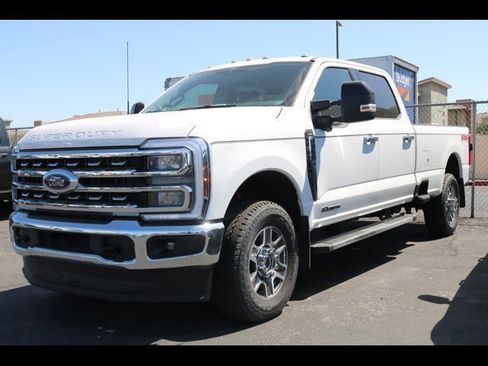 Used 2025 Ford F350 Lariat AWD/4WD image 2