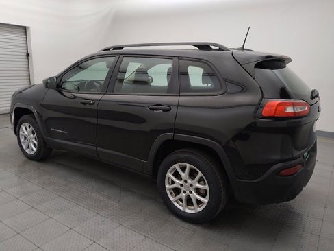 Used 2016 Jeep Cherokee Sport image 3