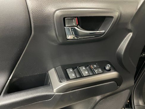 Used 2023 Toyota Tacoma TRD Sport AWD/4WD image 23