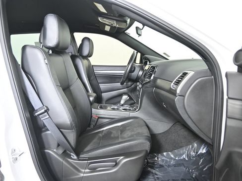 Used 2021 Jeep Grand Cherokee Laredo X AWD/4WD image 13