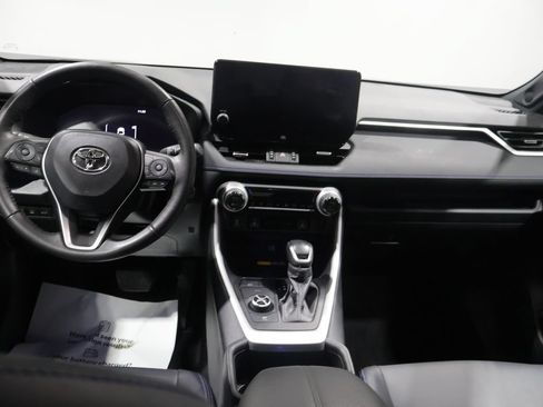 Used 2025 Toyota RAV4 XSE w/ Advanced Technology Package AWD/4WD image 17