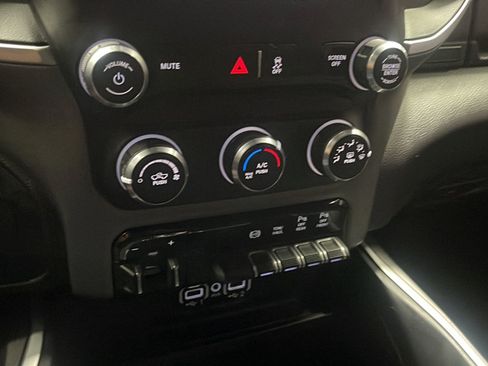 Used 2020 RAM 2500 Big Horn w/ Night Edition AWD/4WD image 10