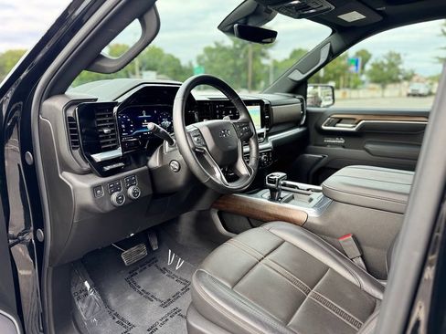 Used 2025 Chevrolet Silverado 1500 High Country w/ Midnight Edition AWD/4WD image 14