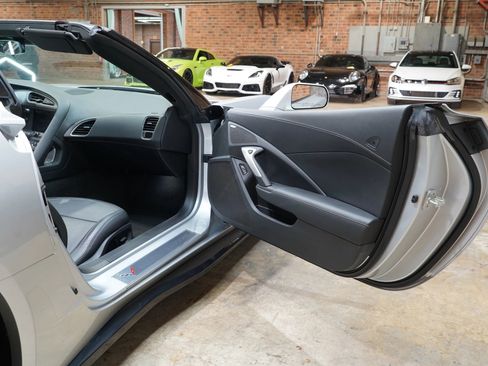 Used 2018 Chevrolet Corvette Stingray Coupe RWD image 50
