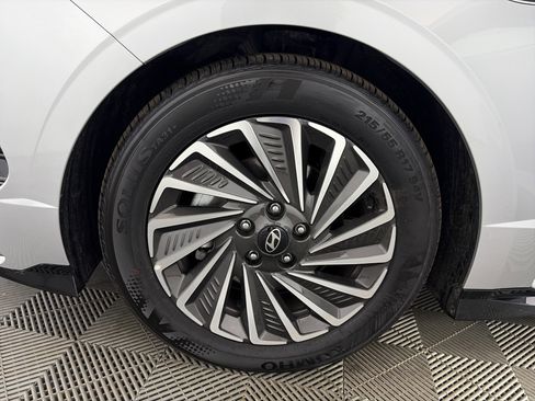 New 2025 Hyundai Sonata SEL FWD image 13