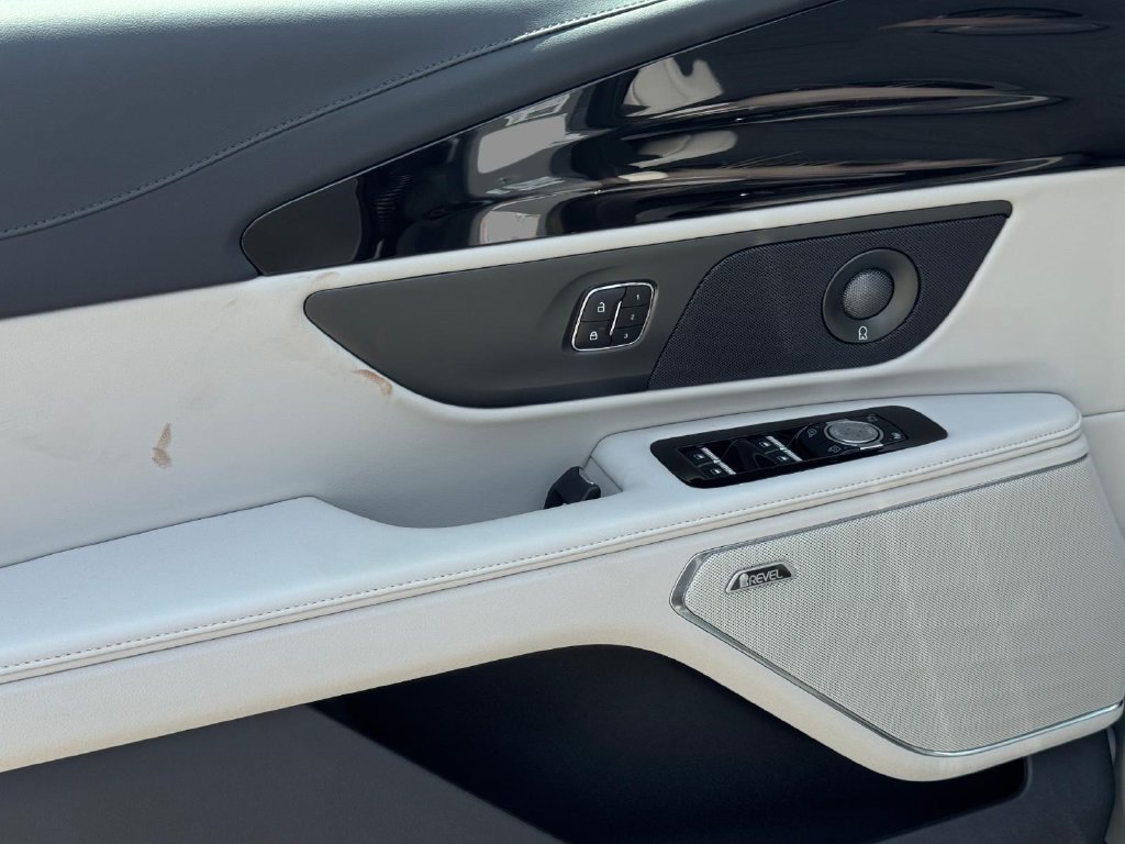 New 2026 Lincoln Nautilus Reserve AWD/4WD image 17