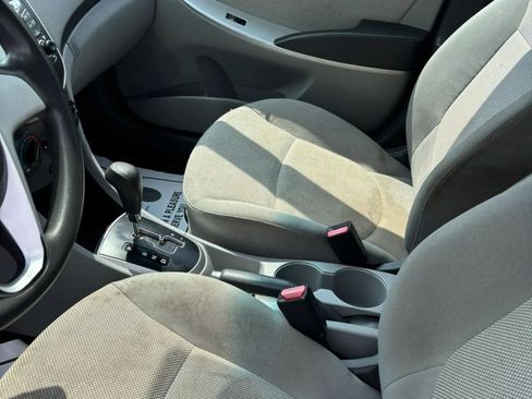 Used 2012 Hyundai Accent GLS FWD image 15