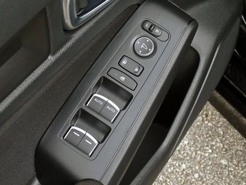 Used 2025 Honda Civic LX image 18