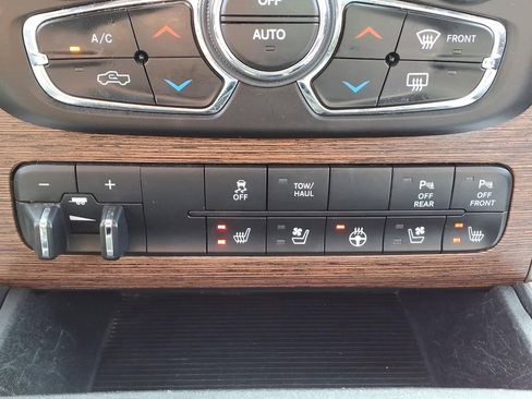 Used 2018 RAM 1500 Laramie w/ Protection Group AWD/4WD image 27