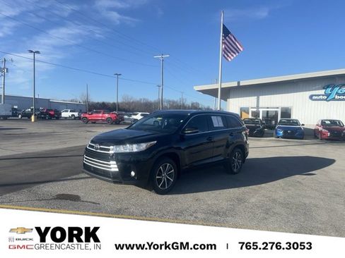 Used 2017 Toyota Highlander XLE image 1