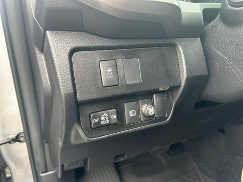 Used 2022 Toyota Tacoma SR5 AWD/4WD image 22