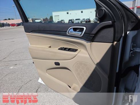 Used 2019 Jeep Grand Cherokee Limited AWD/4WD image 20